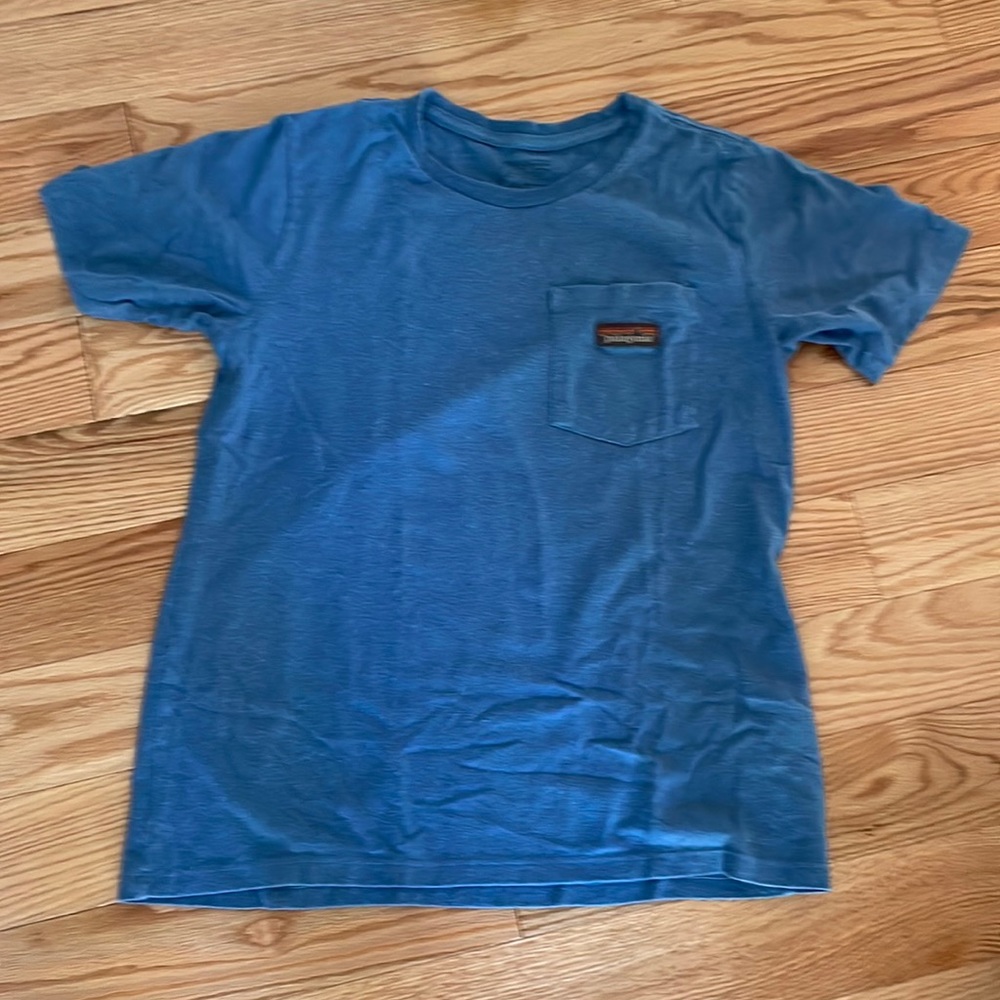 Patagonia pocket shirt size S